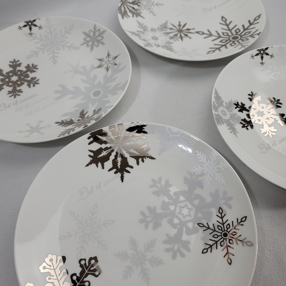 Restoration Hardware Snowflakes Let It Snow Plates - Set Of 4 - Picture 6 of 16